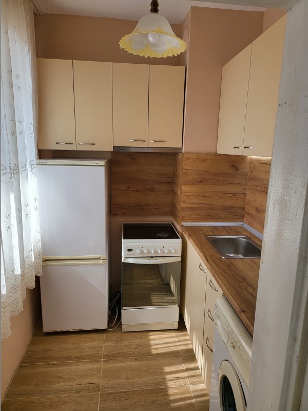 Г образна кухня панел по поръчка&nbsp;
